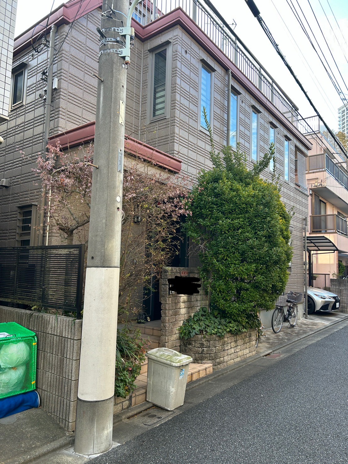 植栽撤去 / 目隠しフェンス設置 /
ポスト交換 施工前